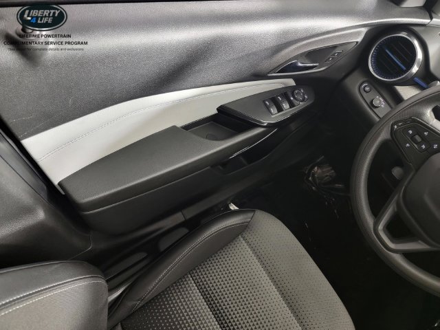 Used 2024 Chevrolet Trax LT FWD image 32