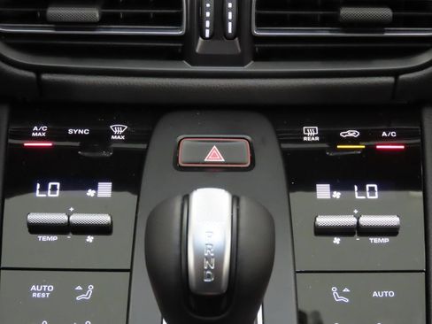 New 2026 Porsche Macan AWD/4WD image 27