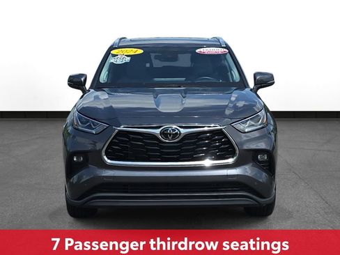 Certified 2024 Toyota Highlander Limited AWD/4WD image 3