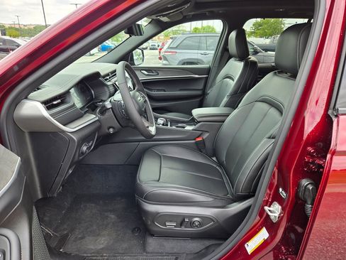 New 2025 Jeep Grand Cherokee Limited w/ Luxury Tech Group II image 14