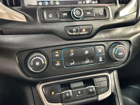 Used 2023 GMC Terrain SLE FWD image 21