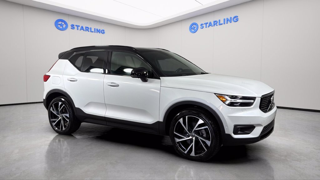 Used 2021 Volvo XC40 T4 R-Design w/ Advanced Package FWD image 12
