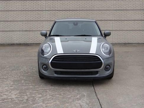Used 2021 MINI Cooper 4-Door Hardtop image 3