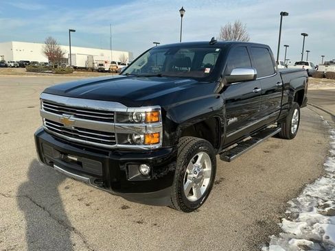 Used 2016 Chevrolet Silverado 2500 High Country w/ Duramax Plus Package image 3