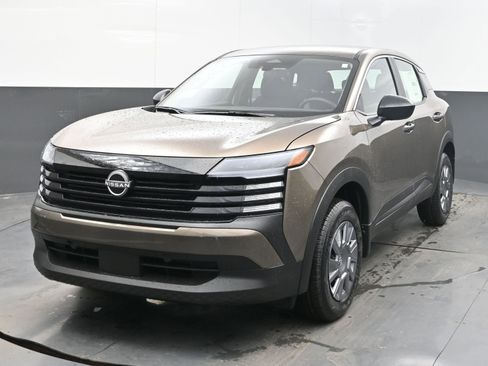 New 2026 Nissan Kicks S image 3