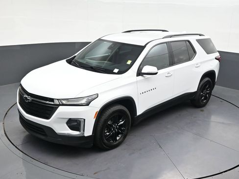 Used 2023 Chevrolet Traverse LT FWD image 15