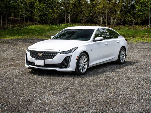 Used 2022 Cadillac CT5 Luxury RWD image 2