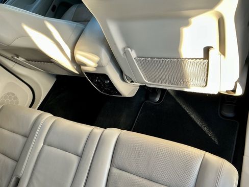 Used 2019 Jeep Grand Cherokee Limited w/ Luxury Group II image 26