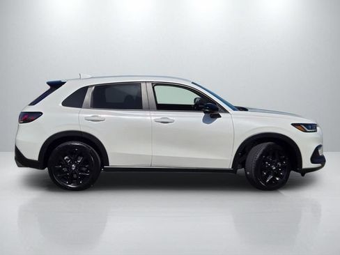 Used 2025 Honda HR-V Sport image 3