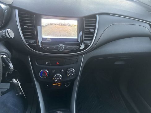 Used 2019 Chevrolet Trax LS image 22