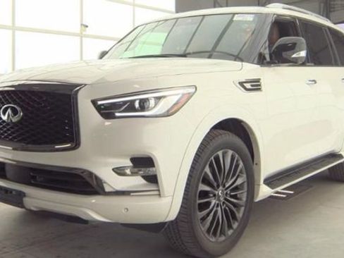 Used 2024 INFINITI QX80 Sensory AWD/4WD image 7