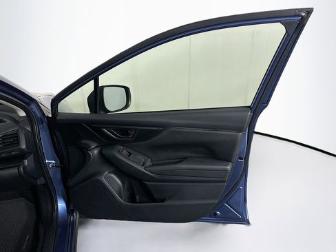 Used 2019 Subaru Crosstrek 2.0i w/ Eyesight System image 29