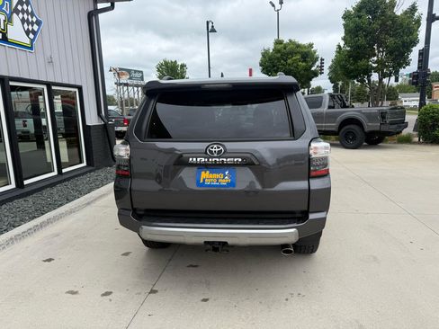Used 2020 Toyota 4Runner TRD Off-Road AWD/4WD image 5