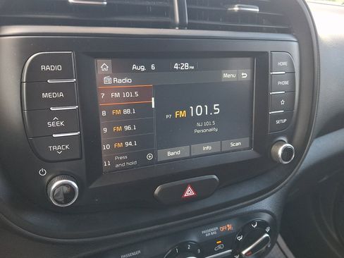 Used 2020 Kia Soul LX FWD image 34