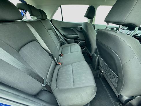 Used 2024 Hyundai Venue SE FWD image 25