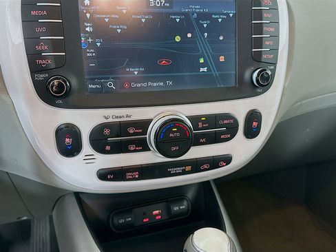 Used 2016 Kia Soul EV + image 24