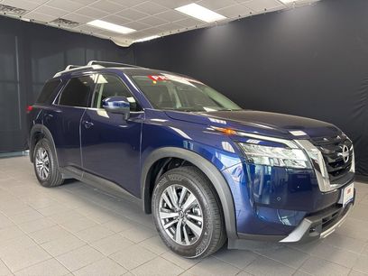 Used 2024 Nissan Pathfinder SL