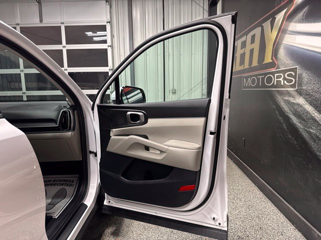 Used 2025 Kia Sorento S w/ Panoramic Sunroof Package FWD image 28