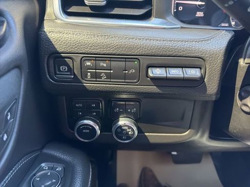 Used 2021 GMC Yukon XL Denali AWD/4WD image 29