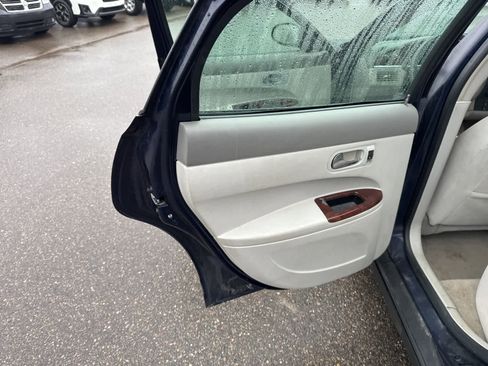 Used 2009 Buick LaCrosse CX image 16