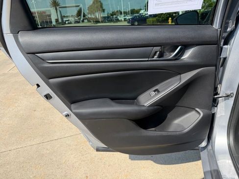 Used 2018 Honda Accord Sport image 14