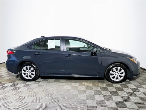 Used 2025 Toyota Corolla LE image 9