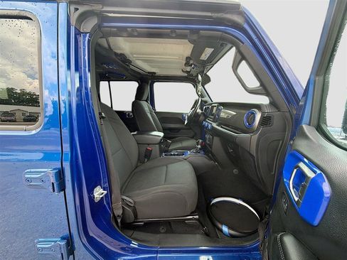 Used 2020 Jeep Wrangler Unlimited Sahara image 29