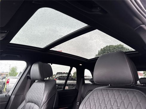 Used 2019 BMW X5 xDrive50i w/ M Sport Package AWD/4WD image 22