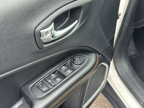 Used 2019 Jeep Compass Limited image 14