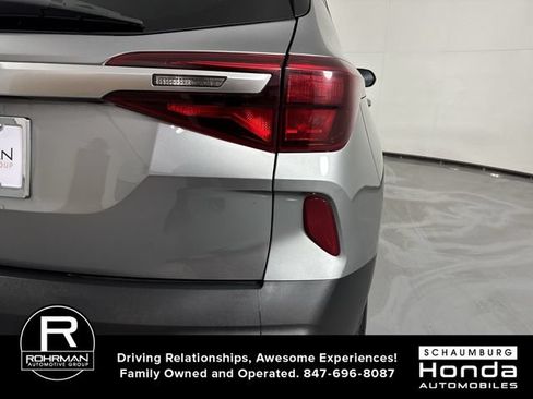 Used 2023 Kia Seltos LX AWD/4WD image 30
