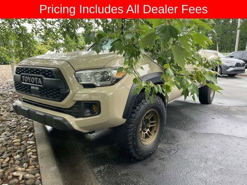 Used 2018 Toyota Tacoma TRD Off-Road AWD/4WD image 1