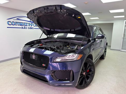 Used 2017 Jaguar F-PACE S image 36