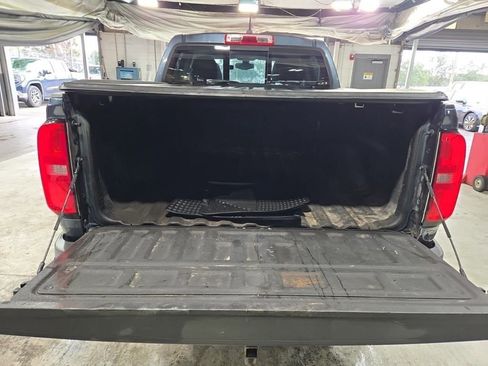 Used 2019 Chevrolet Colorado LT w/ Colorado RST Special Edition image 11