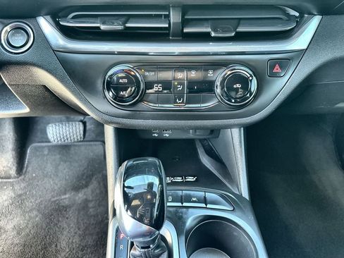 Certified 2024 Buick Envista Preferred w/ Convenience II Package image 34