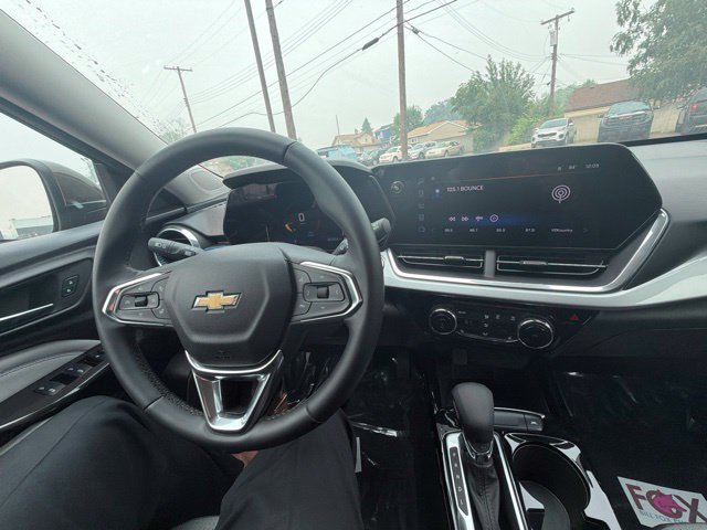 Used 2024 Chevrolet Trax LT w/ LT Convenience Package FWD image 6