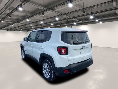Used 2023 Jeep Renegade Latitude AWD/4WD image 5