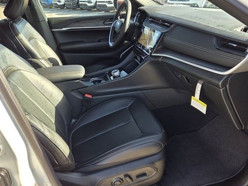 New 2026 Jeep Grand Cherokee L Limited image 17
