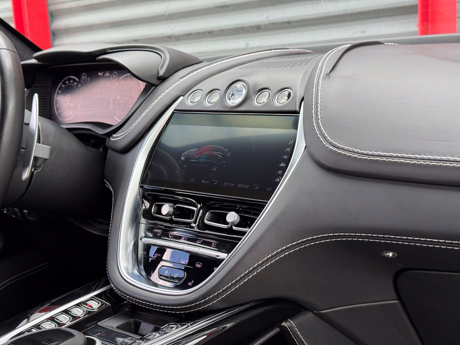 Used 2021 Aston Martin DBX AWD/4WD image 34