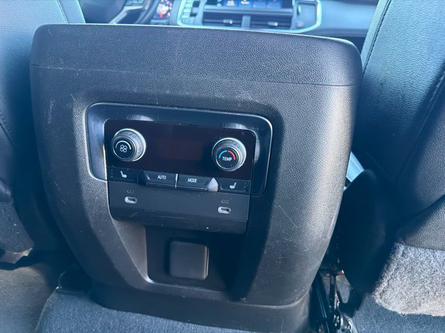 Used 2022 Chevrolet Suburban Premier AWD/4WD image 16