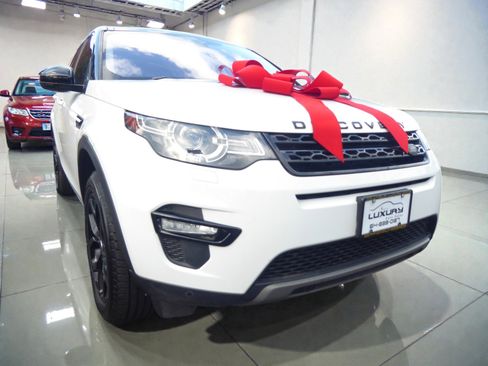 Used 2018 Land Rover Discovery Sport HSE image 3