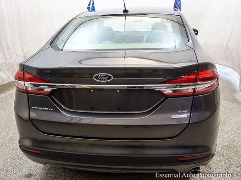 Certified 2018 Ford Fusion SE w/ Fusion SE Technology Package FWD image 7