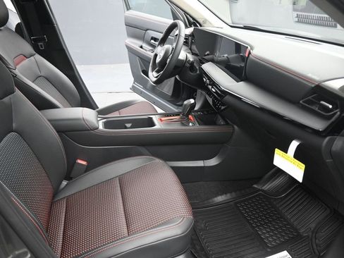 New 2026 Nissan Kicks SR w/ SR Premium Package image 13