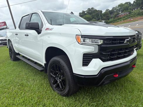 Used 2024 Chevrolet Silverado 1500 LT Trail Boss w/ Convenience Package II AWD/4WD image 3