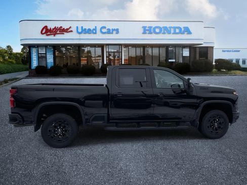 Used 2024 Chevrolet Silverado 2500 LTZ w/ LTZ Plus Package image 6
