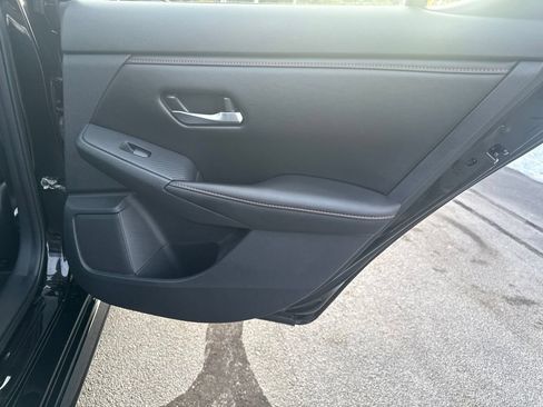 Used 2025 Nissan Sentra SR FWD image 35