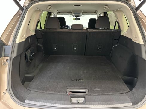 Certified 2024 Nissan Rogue SV image 21