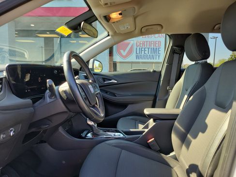 Used 2024 Buick Encore GX Preferred FWD image 15