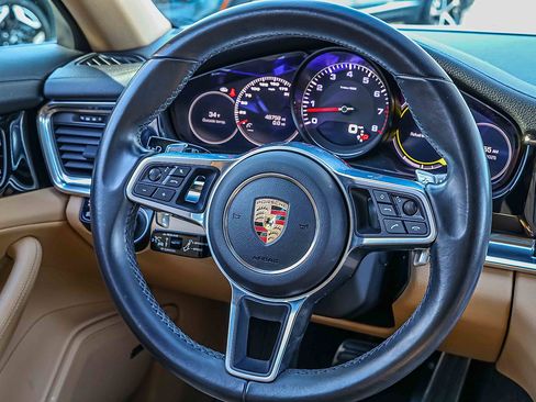 Used 2020 Porsche Panamera 4S w/ Premium Package Plus image 10