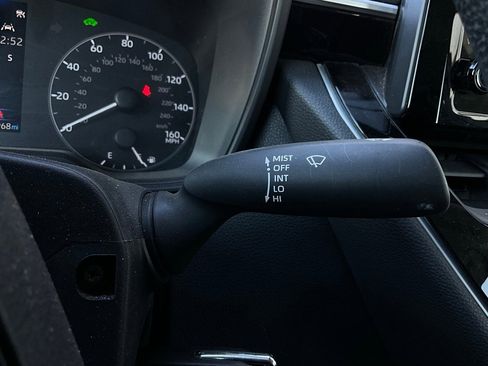 Used 2025 Toyota Corolla LE image 33