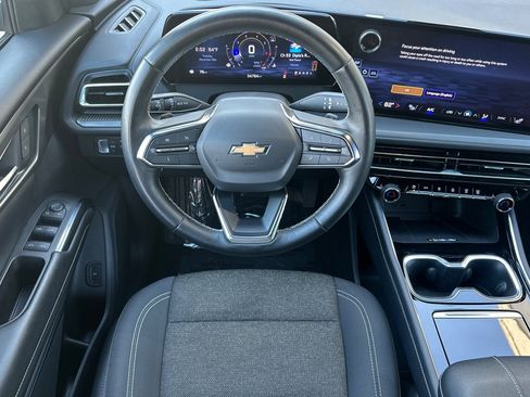 Used 2024 Chevrolet Traverse LT image 13